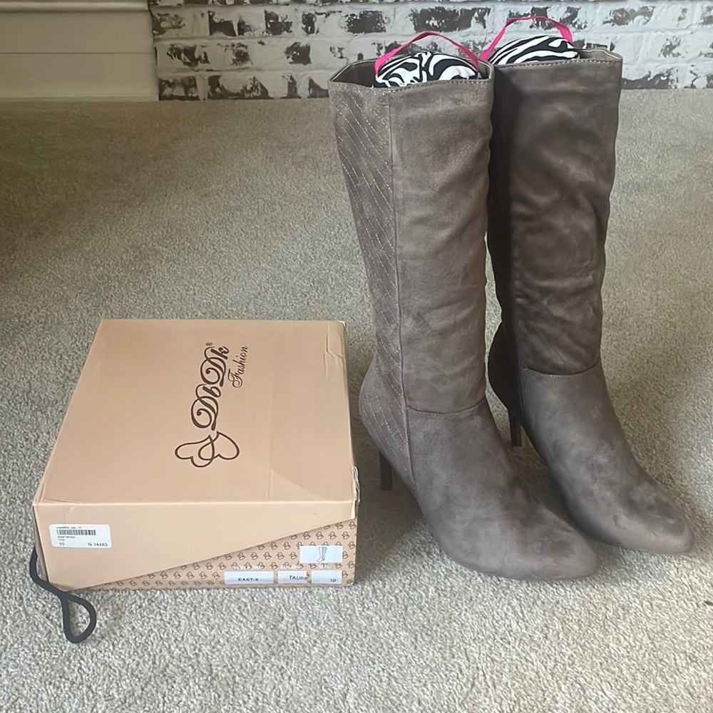 DbDk Fashion Knee High Quilted Boots Taupe